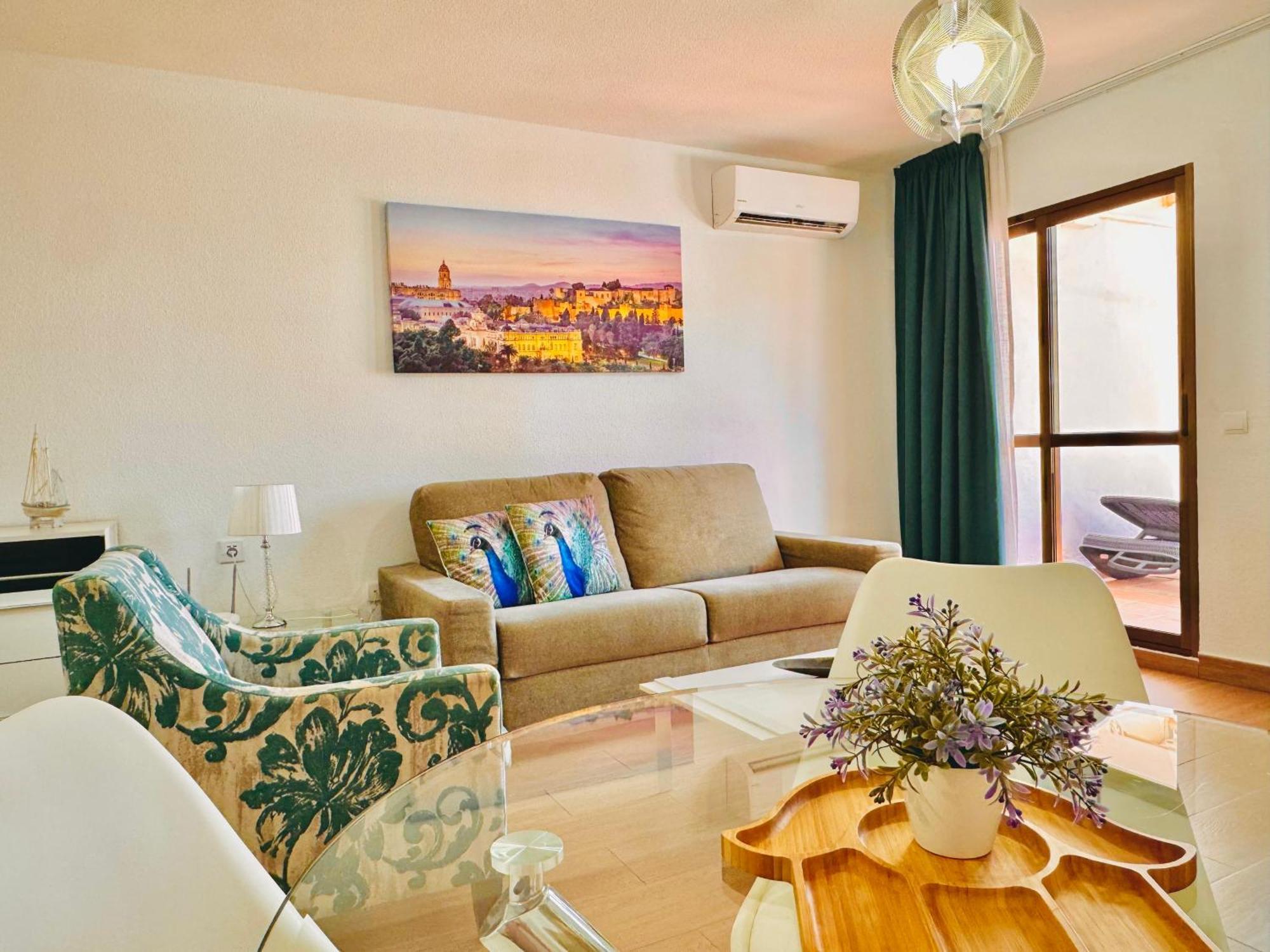 Pueblo Evita Premium Suites Benalmadena Exterior photo