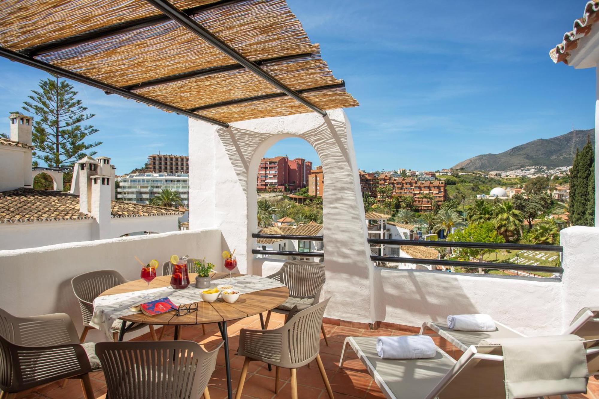 Pueblo Evita Premium Suites Benalmadena Exterior photo
