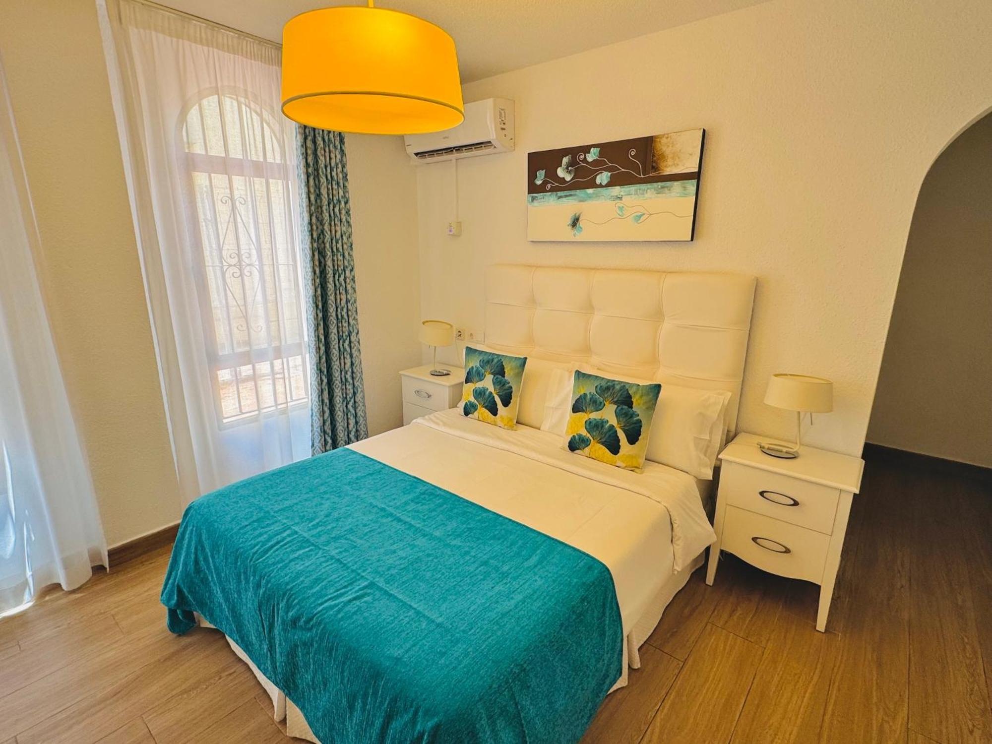 Pueblo Evita Premium Suites Benalmadena Exterior photo