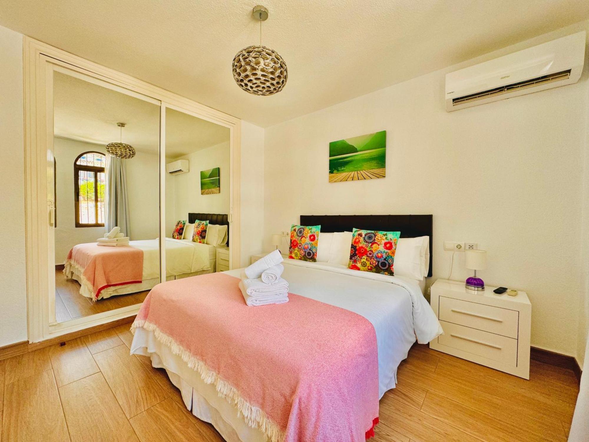 Pueblo Evita Premium Suites Benalmadena Exterior photo