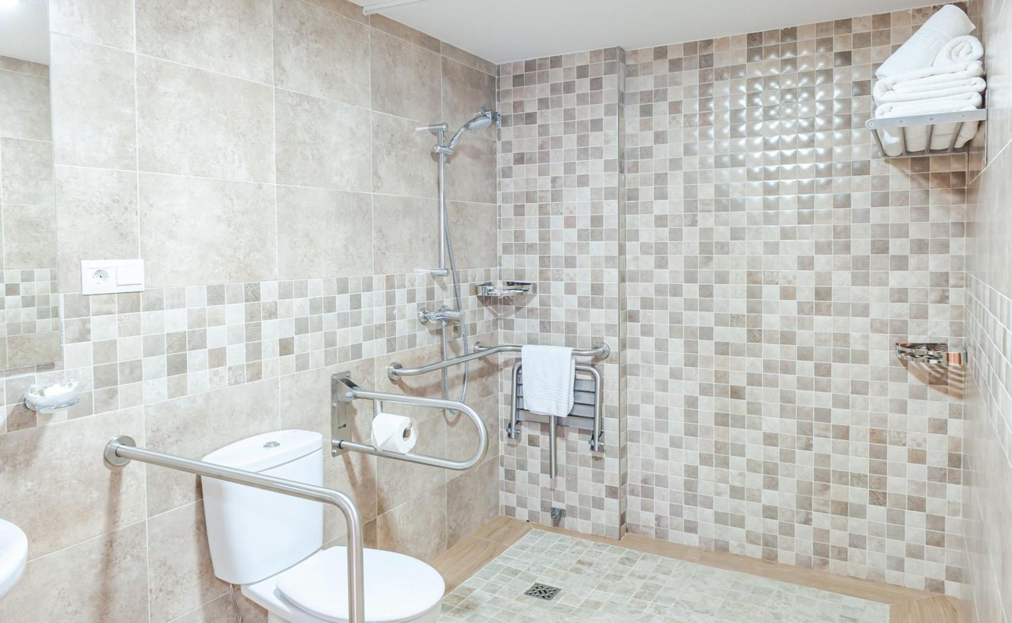 Pueblo Evita Premium Suites Benalmadena Exterior photo