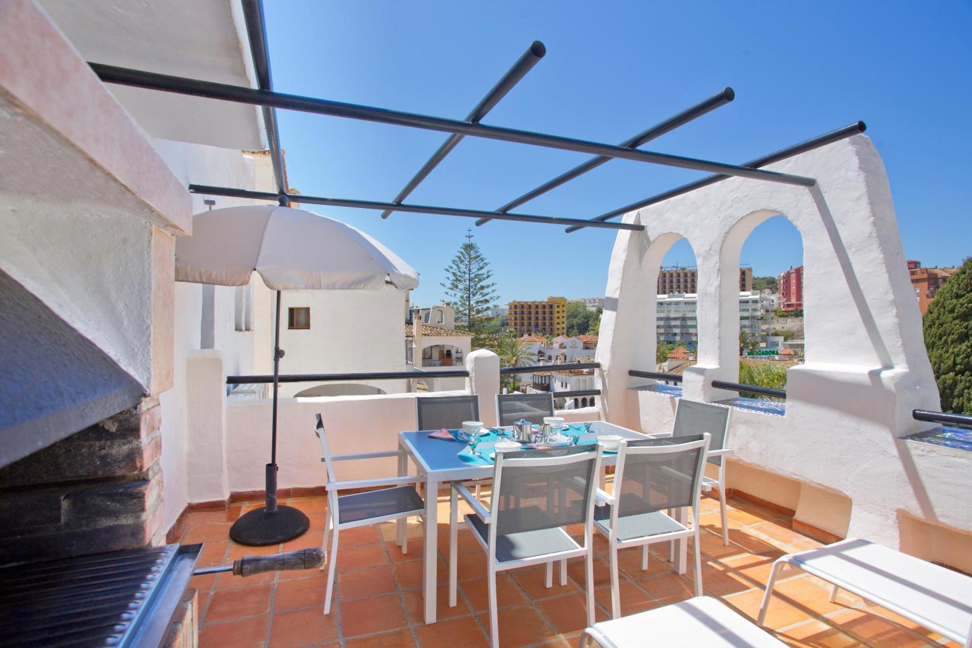 Pueblo Evita Premium Suites Benalmadena Exterior photo