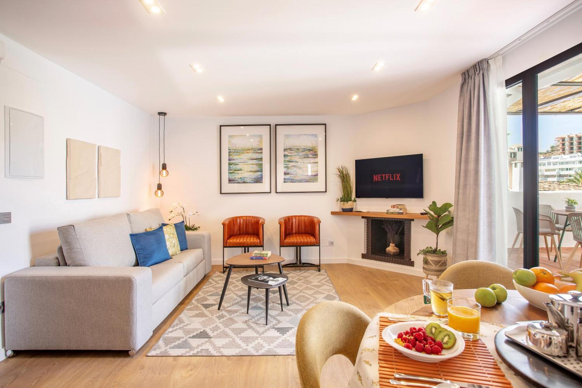 Pueblo Evita Premium Suites Benalmadena Exterior photo